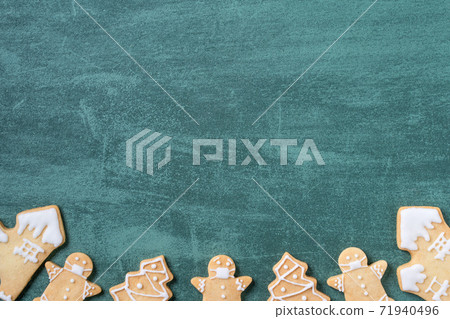 Christmas gingerbread cookie ジンジャークッキー 71940496