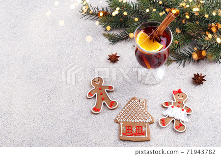 Traditional German Gluhwein with spices Traditional German Gluhwein with spices 71943782