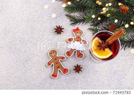 Traditional German Gluhwein with spices Traditional German Gluhwein with spices 71943783