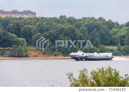 Hydrofoil boat sailing on the Volga river in Yaroslavl, Russia Hydrofoil boat sailing on the Volga river in Yaroslavl, Russia 71946287