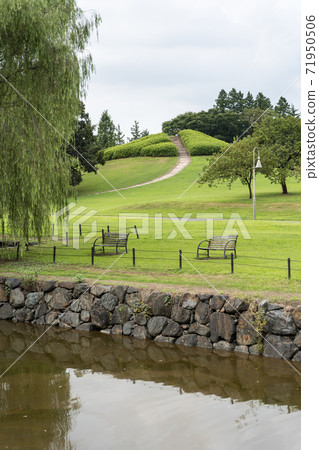 Scenery of a park with a waterside, Koga City, Ibaraki Prefecture, General Park Scenery of a park with a waterside, Koga City, Ibaraki Prefecture, General Park 71950506