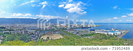 [從川之城俯瞰四國中央市]（高分辨率版）愛媛縣四國中央市川之町 71952489