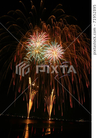 煙花爆竹照片 71952895