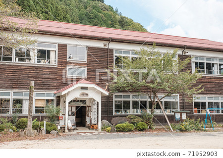 Old Kisawa primary school Old Kisawa primary school 71952903