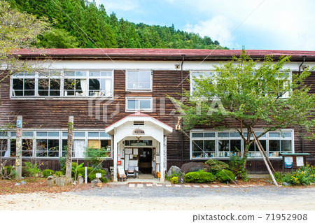 Old Kisawa primary school 71952908