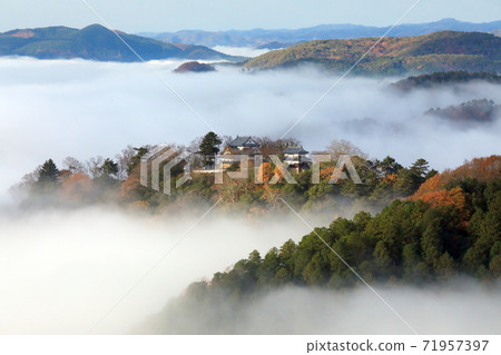 山城在天空6187 71957397