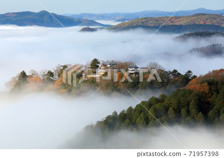 山城在天空6189 71957398