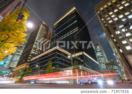 Looking at the bank hall (Japanese Bankers Association) that appeared in the redevelopment of the Tokyo cityscape of Japan 71957816