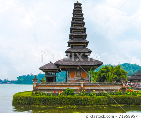 Pura Ulan Danu Beratan Water Temple in Bali Pura Ulan Danu Beratan Water Temple in Bali 71959957