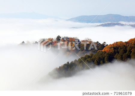 山城在天空5160 71961079