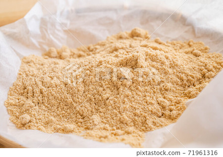 Rice bran Rice bran 71961316