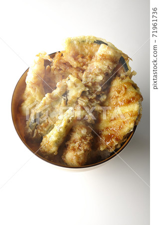 A hot bowl of tendon with a lot of ingredients such as shrimp, pumpkin and sweet potatoes on a white background (overhead view) 71961736