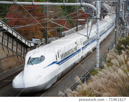 大津市石山附近的新幹線N700S J5形成和秋葉 71961827