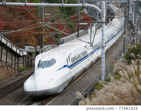 大津市石山附近的新幹線N700S J5形成和秋葉 71961829