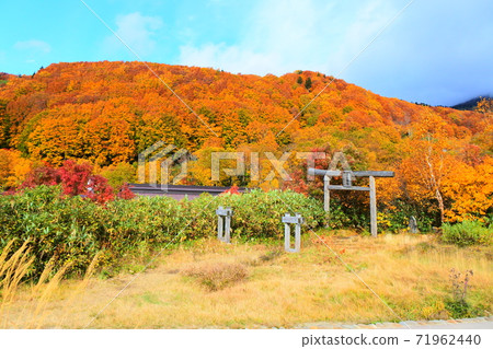 The trailhead of Hakkoda Mountain Shrine The trailhead of Hakkoda Mountain Shrine 71962440