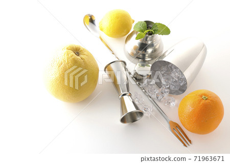 Make a cocktail with a shaker using grapefruit, orange, lemon and mint (white background) Make a cocktail with a shaker using grapefruit, orange, lemon and mint (white background) 71963671