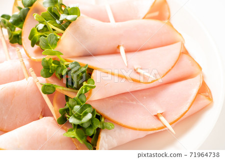 Ham roll of radish sprouts. (White background) 71964738