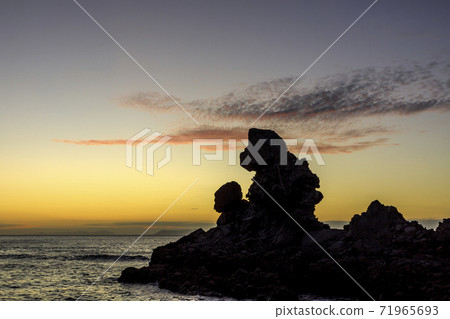 Nishikata coast Ningyoiwa sunset Nishikata coast Ningyoiwa sunset 71965693