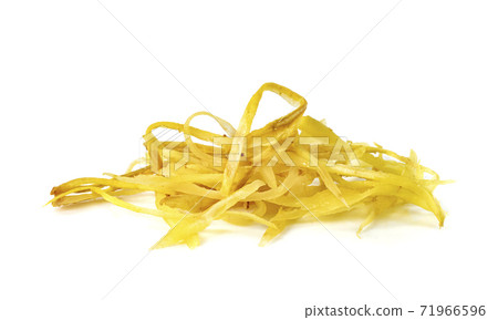 finger root or Chinese's Ginger sliced isolated on the white background 71966596