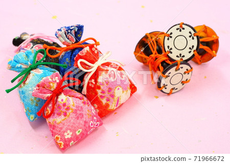 Japanese-style accessories, sachets and drums Japanese-style accessories, sachets and drums 71966672