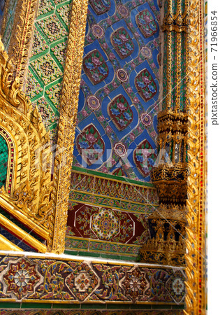 Wat Phra Kaew temple ornate facade pattern detail Wat Phra Kaew temple ornate facade pattern detail 71966854