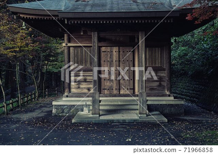 Secret ritual hall 71966858