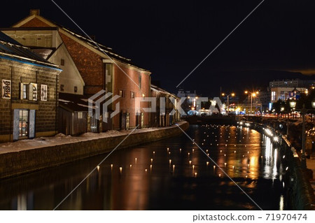 Otaru snow light path 71970474