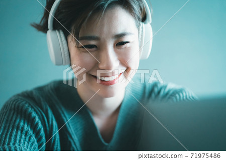 30s women lifestyle 30s women lifestyle 71975486