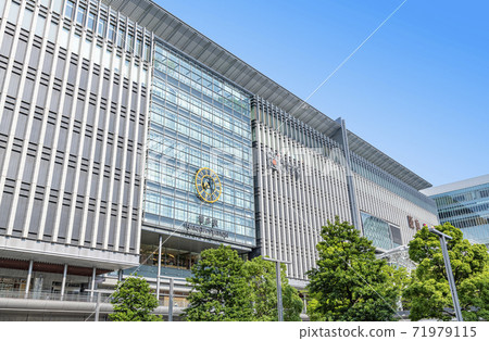 福岡縣福岡市，JR博多站天氣晴朗 71979115