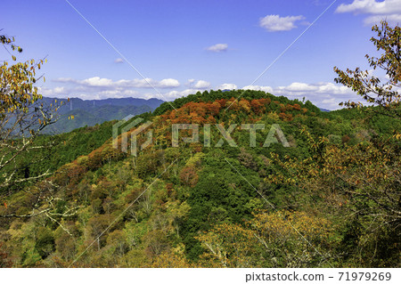 Mountain range of Yoshino, Yoshino Town, Yoshino District, Nara Prefecture 71979269