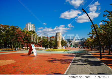 Olympic Park, Bangi-dong, Songpa-gu, Seoul, Korea Olympic Park, Bangi-dong, Songpa-gu, Seoul, Korea 71979825
