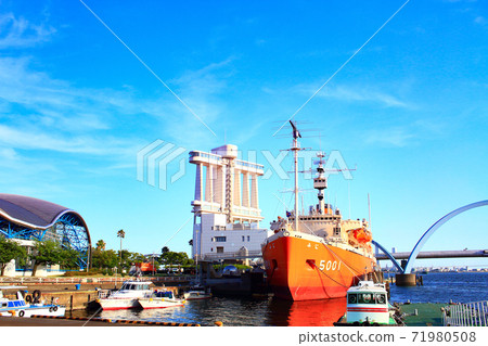 南極考察船富士的風景和名古屋的名古屋港大樓 南極考察船富士的風景和名古屋的名古屋港大樓 71980508
