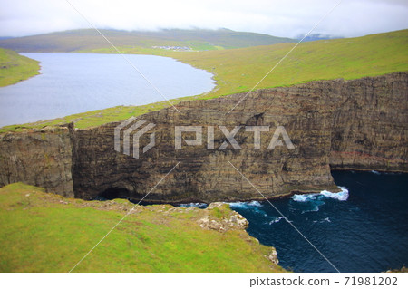 "Lake Solvagswaten" floating on the sea 71981202