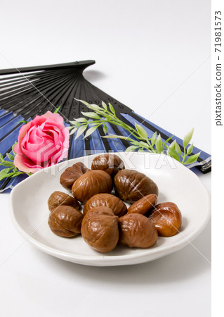 栗子，食品，甜栗子，水果，秋季，成分，栗子，秋天的味道，瓜，板栗，棕色，樹皮栗子 71981573