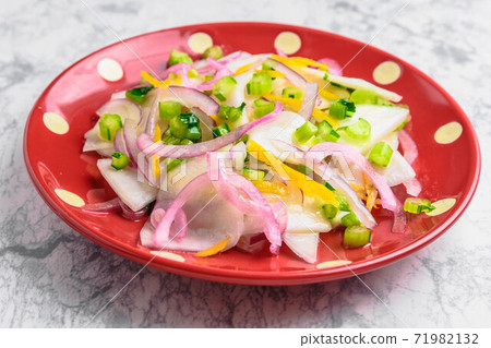 Marinated turnips and yuzu 71982132