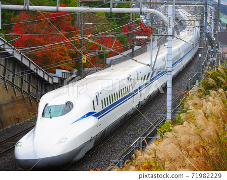 大津市石山附近的新幹線N700S J1形成和秋葉 71982229