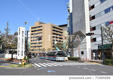 Cityscape at the east exit of Omori Station 71984899