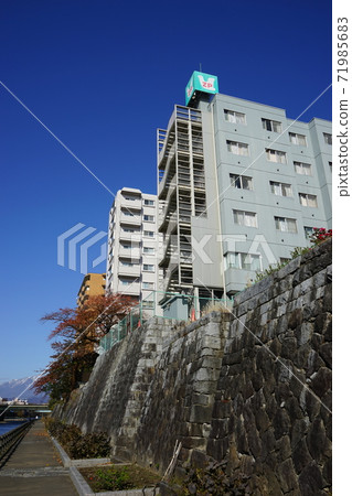 Kitakami River promenade flowing through Morioka city 71985683