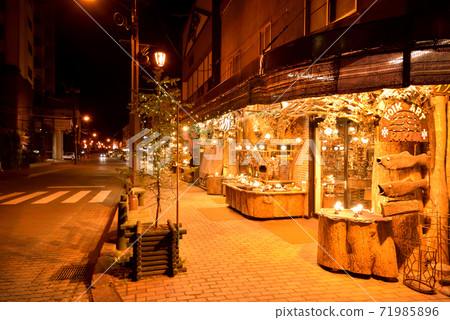 Akanko Onsen Town at Night Akanko Onsen, Akancho, Kushiro City, Hokkaido Akanko Onsen Town at Night Akanko Onsen, Akancho, Kushiro City, Hokkaido 71985896
