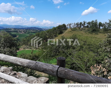 Hills around the castle Hills around the castle 71989091