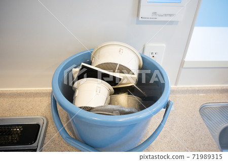 Soak and wash air supply ports and filters in houses, etc. Soak and wash air supply ports and filters in houses, etc. 71989315