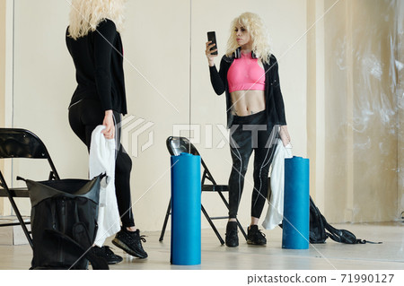 Dancer taking selfi Dancer taking selfi 71990127