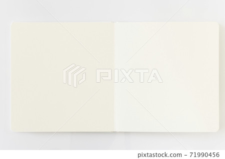 Picture book with a blank page opened 71990456