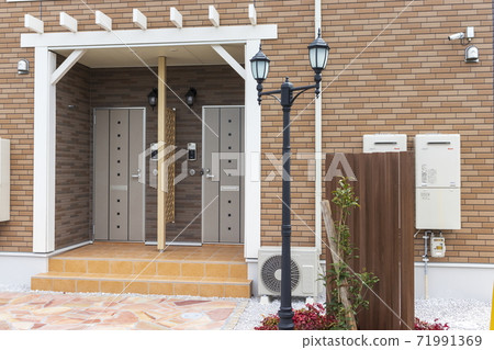 Building_new apartment entrance approach exterior 71991369
