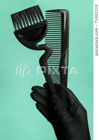 Composition with scissors and other hairdresser's accessories Composition with scissors and other hairdresser's accessories 71991518