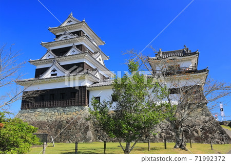 [愛媛縣]天氣晴朗時大須城城堡塔樓和砲塔 71992372