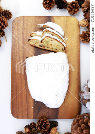 Stollen / decoration / pine cones for Christmas Stollen / decoration / pine cones for Christmas 71996457