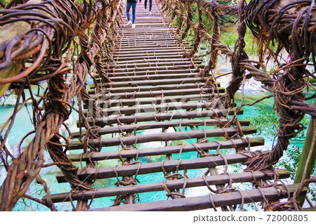Kazura Bridge, Miyoshi City, Tokushima Prefecture 72000805