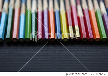 color pencil 72007647