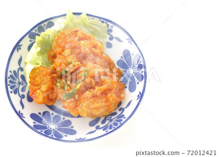 Simple shooting of hot shrimp chili on a white background (overhead view) 72012421